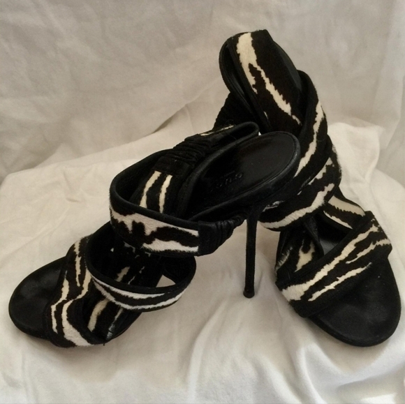 Authentic Gucci heels - Picture 5 of 6